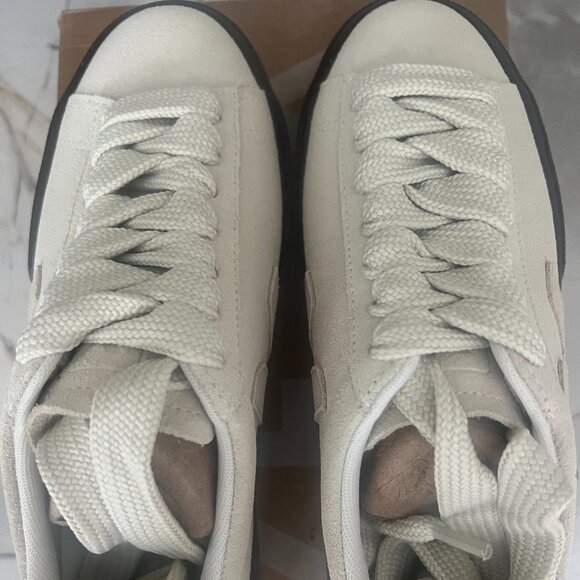 Veja Campo Suede Sneakers – Brand New – Size 6 - Picture 3 of 4